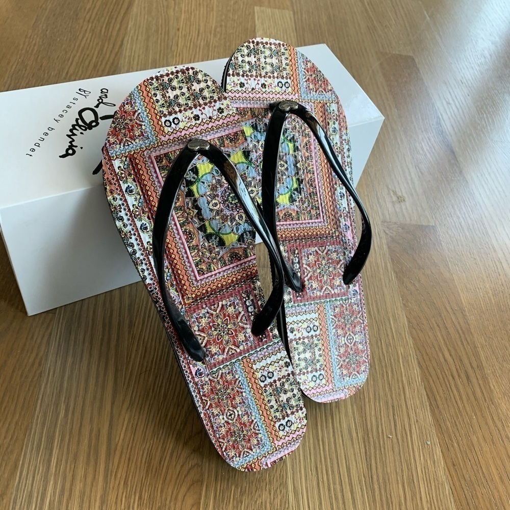 Alice & Olivia Eva Flip Flops